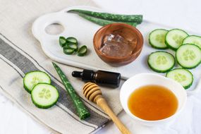 Natural Ingredients Homemade Body Mask Cream Scrub with Aloe Vera Cucumber